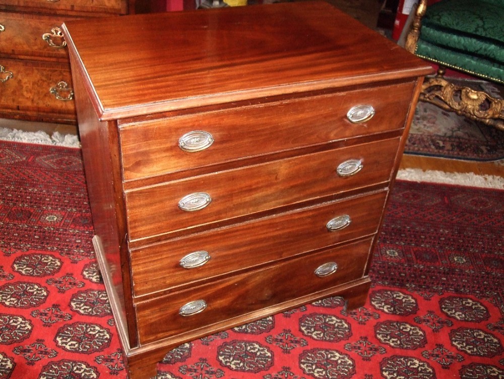 George 3rd Small Mahogany Chest of Drawers