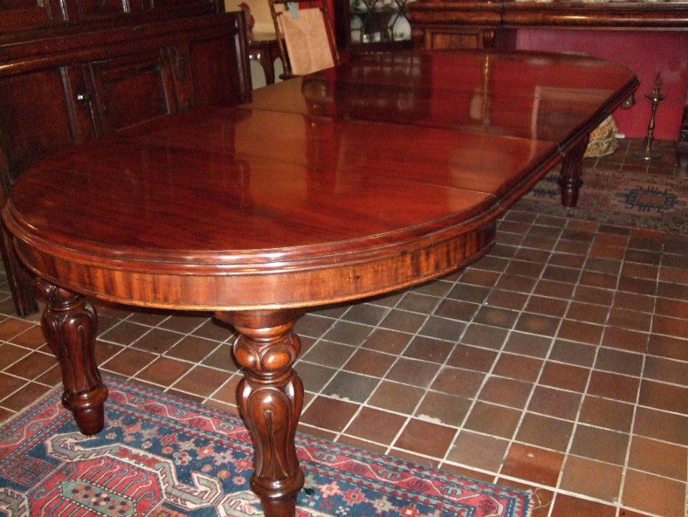 Victorian Mahogany Wind out Extending Dining Table with 3 Leaves