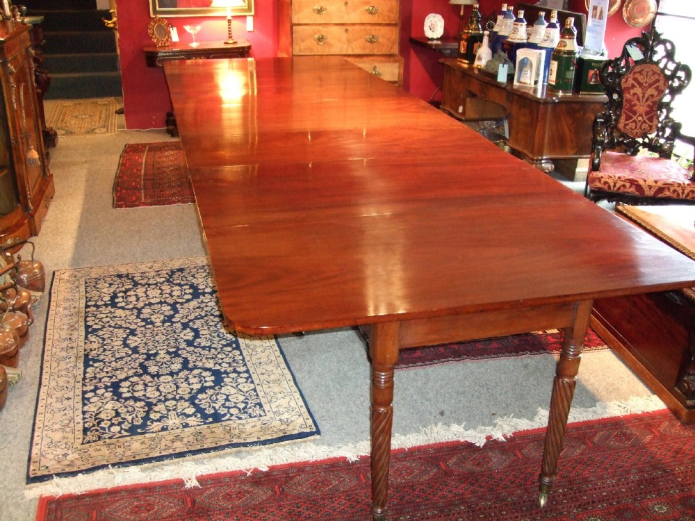 Restored Regency Mahogany Extending Dining Table with 4 Leaves