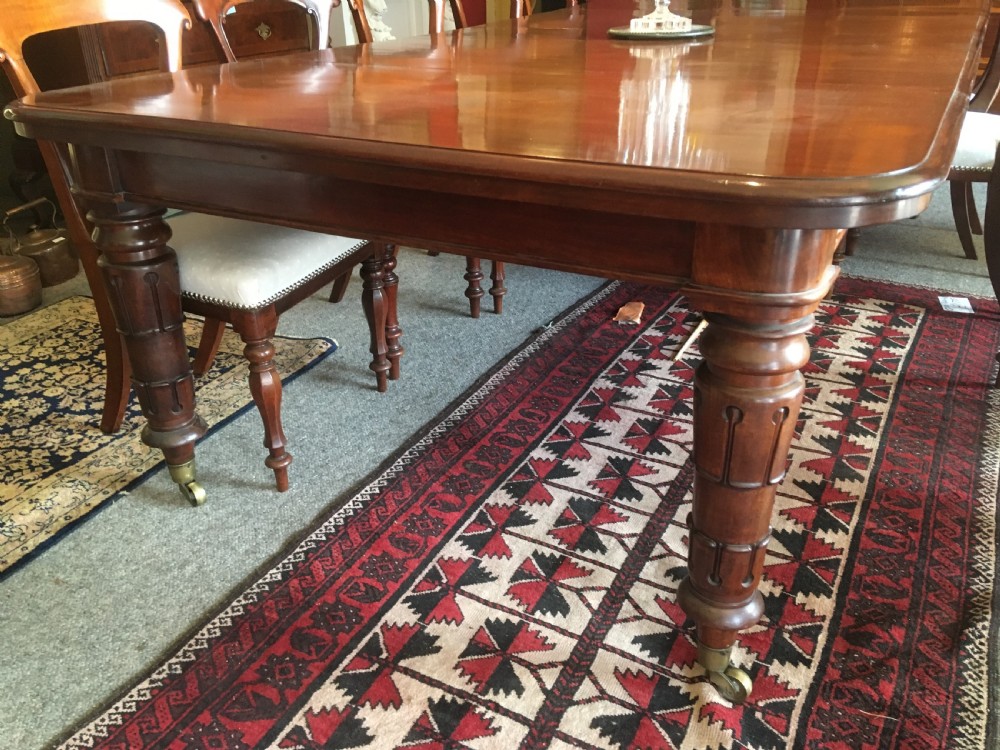 William 1Vth Mahogany extending Dining Table with 3 Leaves View III