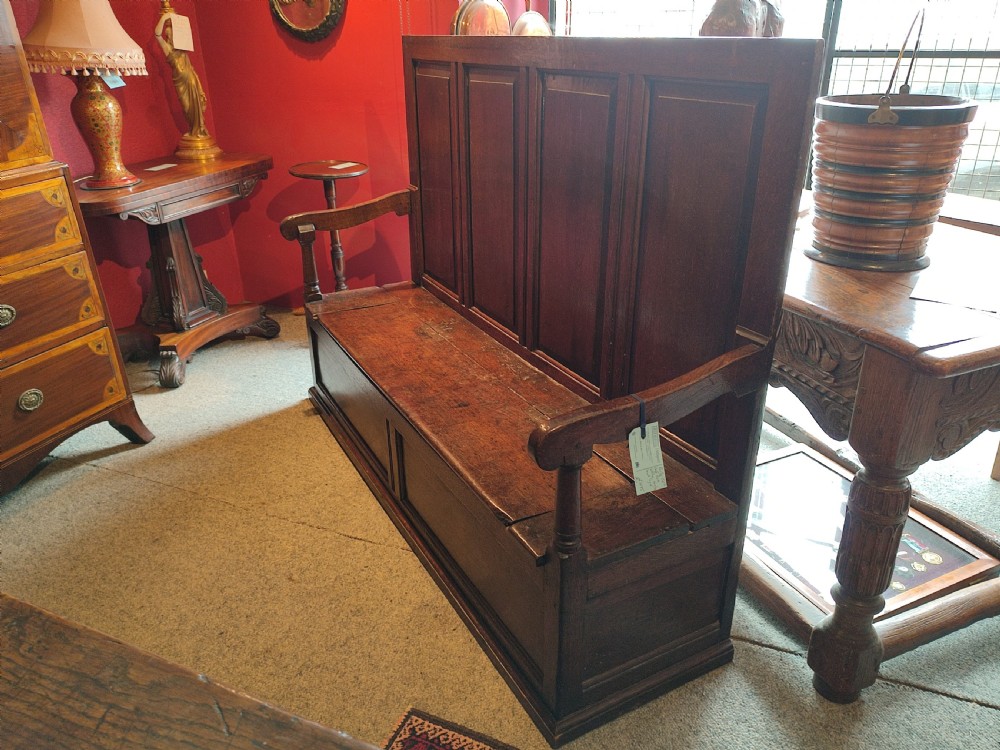 Early 18thC Oak Box Settle View II