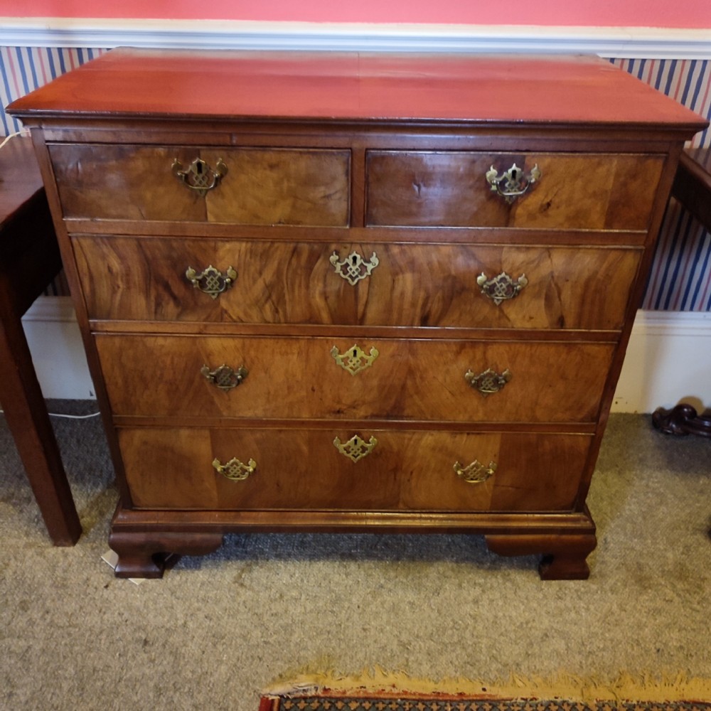 George 1st Walnut Chest of Drawers