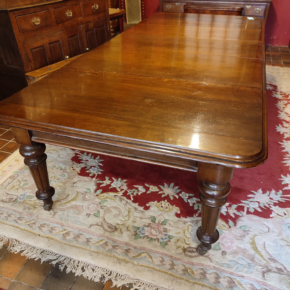 Victorian Oak Extending Dining Table Pull Out with 3 Leaves