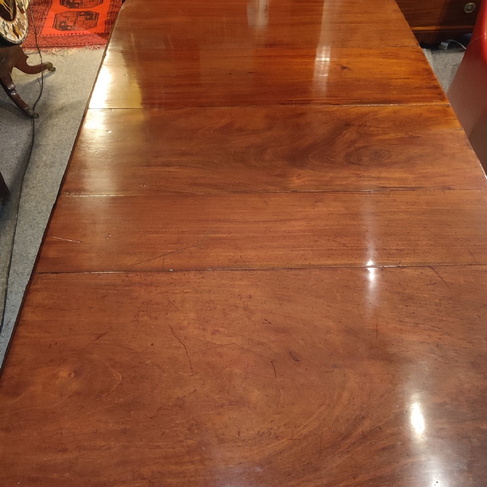 Extending Victorian Mahogany Dining Table with 3 Leaves. View II