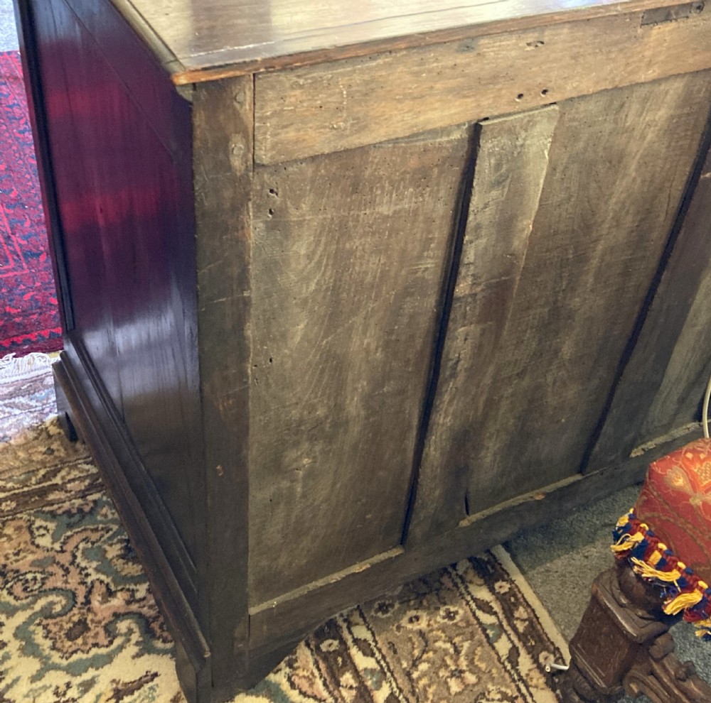 17thc Oak Chest of drawers View IV