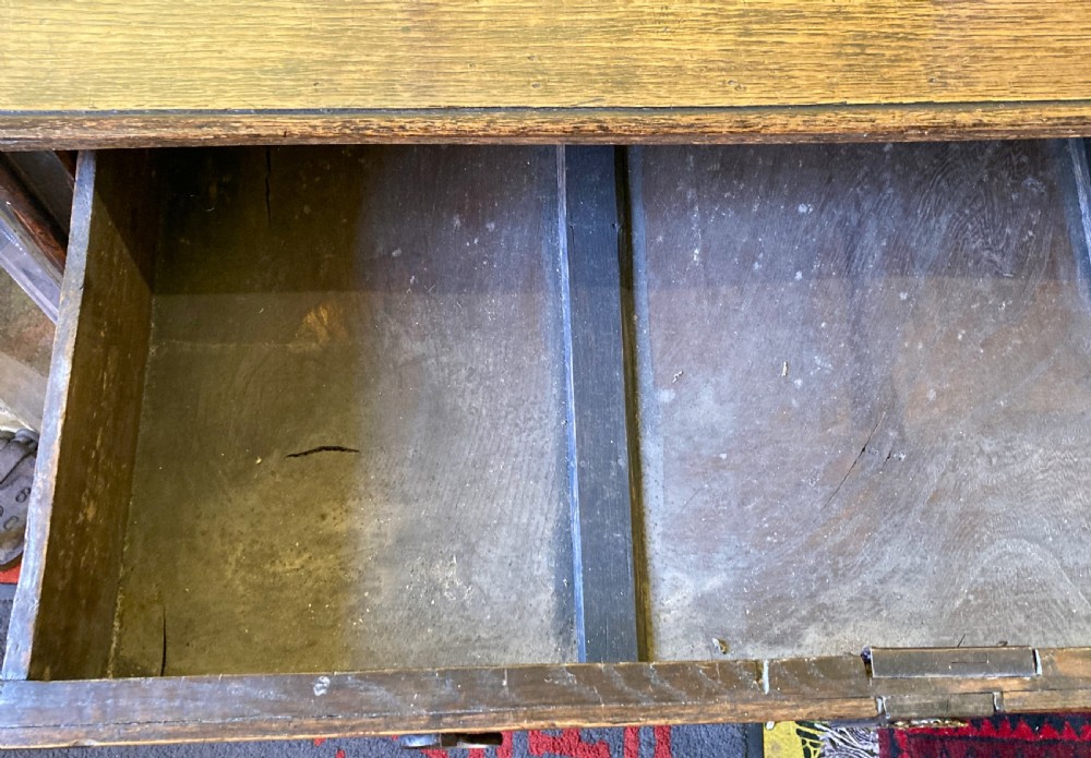 17thc Oak Chest of drawers View V