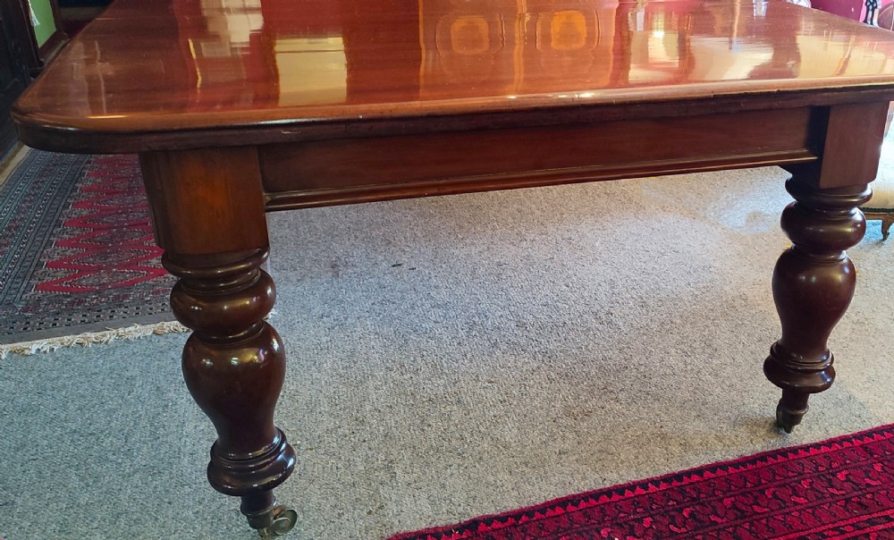 Victorian Mahogany Extending Dining Table with 3 leaves View III