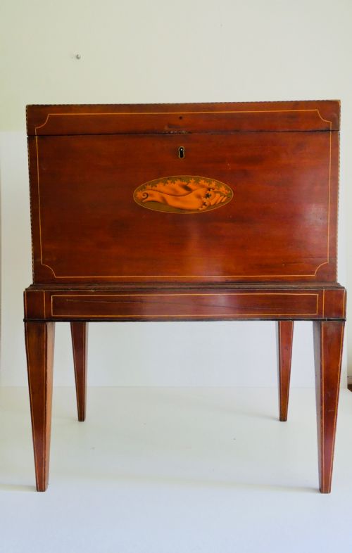 Georgian Mahogany inlaid wine cooler