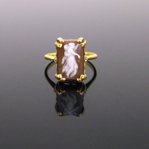 French Antique Psyche Agate Cameo Ring, 18kt Yellow Gold Circa 1880