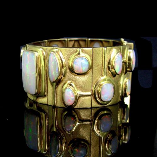 Vintage 17 Opals Large Bracelet Bangle by Burle Marx, 18kt Yellow Gold Circa 1960