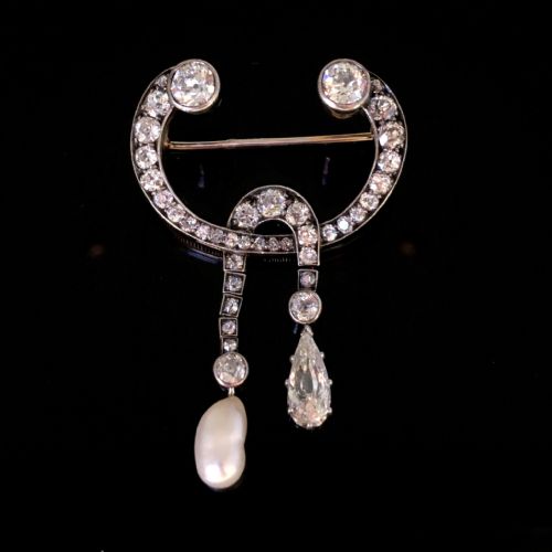 Victorian Baroque and Pear Cut Diamonds Garland Curved Brooch