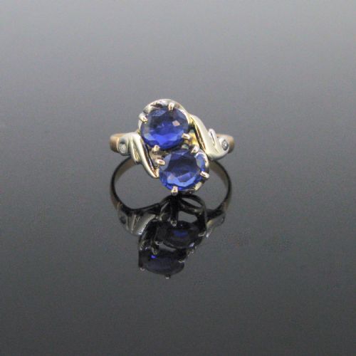 Art Nouveau Toi Et Moi Sapphires and Rose Cut Diamonds Ring, 18kt Yellow Gold and Silver, Circa 1900