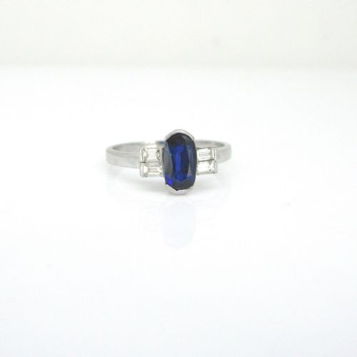 fig 1. Vintage Sapphire and Diamonds Ring, 18kt white Gold, circa 1940