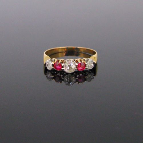 Antique Victorian Five Stones Garnets and Diamonds Ring, 18kt Yellow Gold, Circa 1880