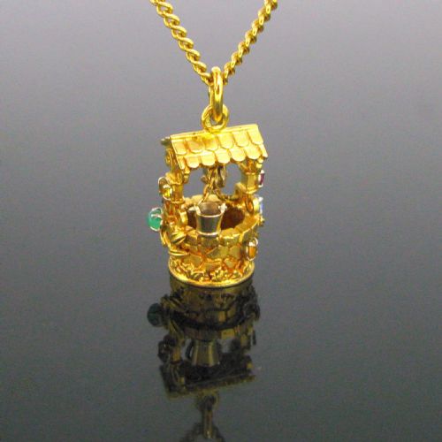 Vintage Well Charm Pendant, 18kt Yellow Gold, Circa 1960, France