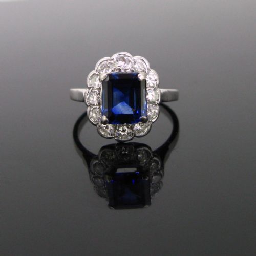 Vintage Sapphire and Diamonds Cluster Ring, 18kt Gold and Platinum, Circa 1940