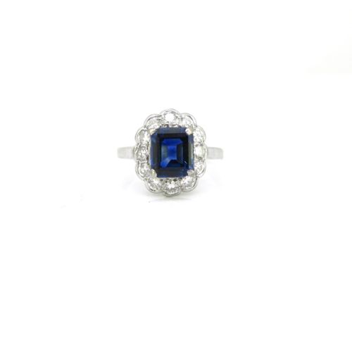 fig 1. Vintage Sapphire and Diamonds Cluster Ring, 18kt gold and platinum, circa 1940
