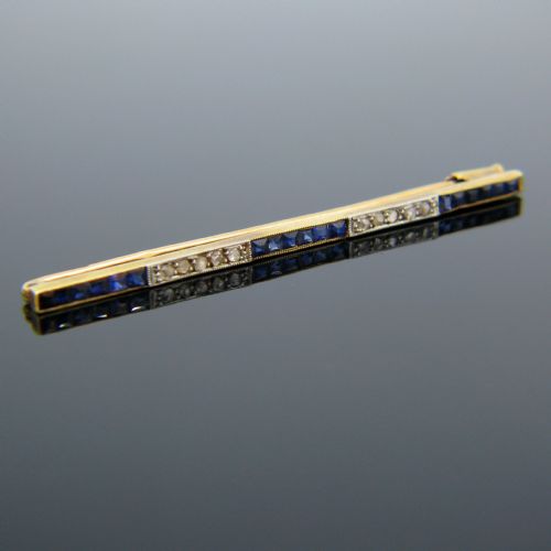 Synthetic Sapphire and Diamonds Bar Brooch, 18kt Gold and Platinum, Circa 1920