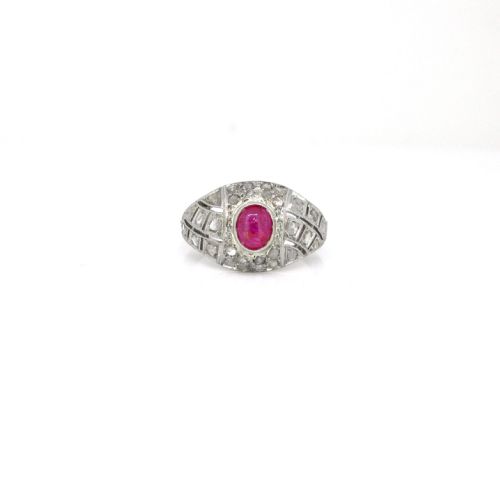 ANTIQUE BELLE EPOQUE RUBY CABOCHON DIAMONDS BOMBE RING PLATINUM FRANCE CIRCA 1910 - ADDITIONAL PHOTO 1