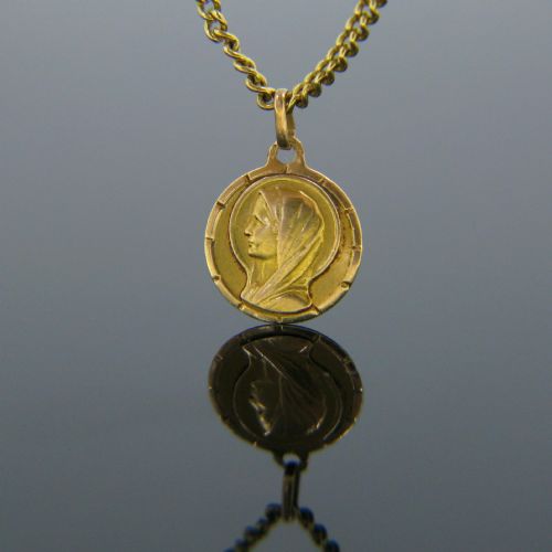 FRENCH VIRGIN MEDAL PENDANT 18KT YELLOW GOLD CIRCA 1950 - ADDITIONAL PHOTO 1