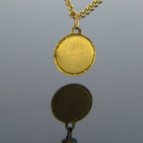 FRENCH VIRGIN MEDAL PENDANT 18KT YELLOW GOLD CIRCA 1950 - ADDITIONAL PHOTO 2
