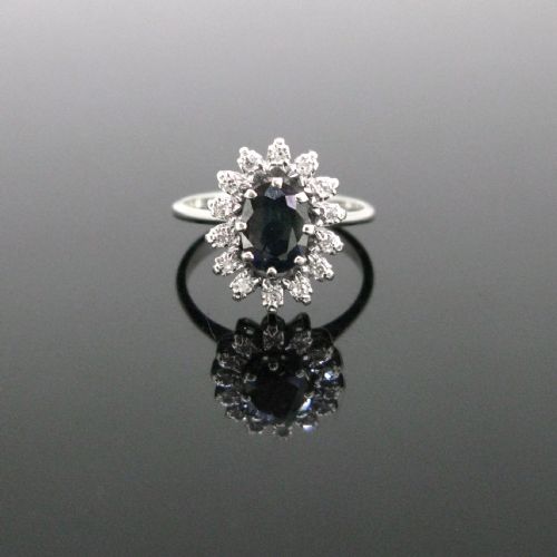 vintage sapphire diamond cluster ring 18kt white gold circa 1950 - CATEGORY: ANTIQUE JEWELLERY - DATED 1950