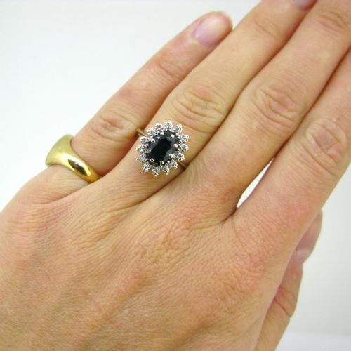 VINTAGE SAPPHIRE DIAMOND CLUSTER RING 18KT WHITE GOLD CIRCA 1950 - ADDITIONAL PHOTO 6
