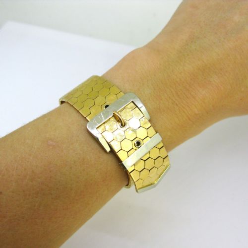 RETRO TWO TONES GOLD BELT BUCKLE BRACELET 18KT YELLOW AND WHITE GOLD FRANCE CIRCA 1940 - ADDITIONAL PHOTO 8