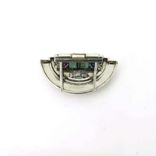 ART DECO EMERALD RUBY SAPPHIRE AND PEARL CLIP BROOCH 18KT GOLD AND PLATINUM CIRCA 1925 - ADDITIONAL PHOTO 2