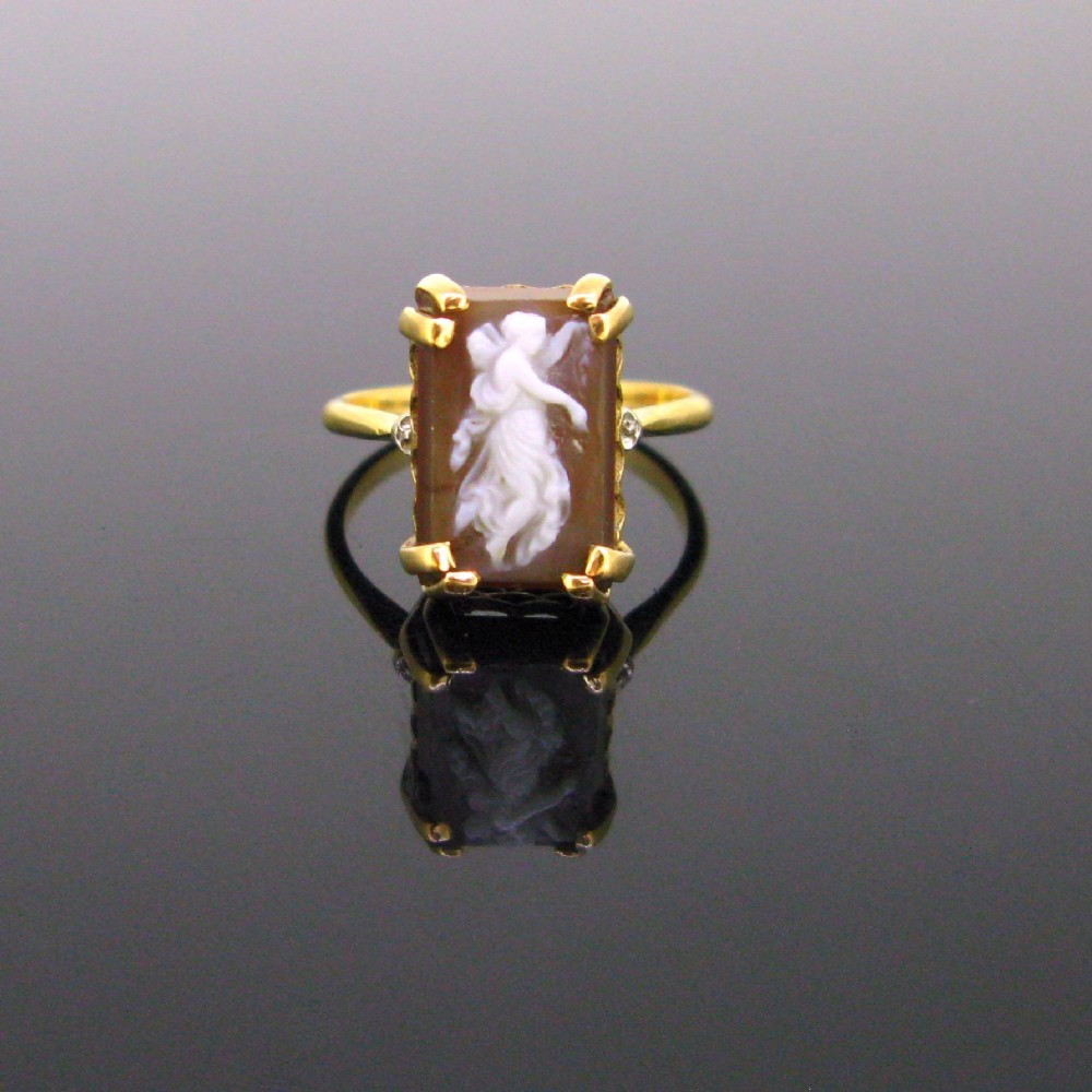 French Antique Psyche Agate Cameo ring, 18kt yellow gold circa 1880