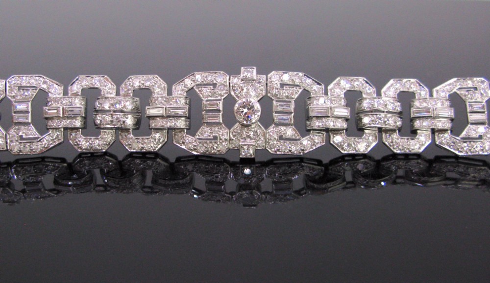 Art Deco 14ct Diamonds Bracelet in its box, Platinum, France, circa 1930