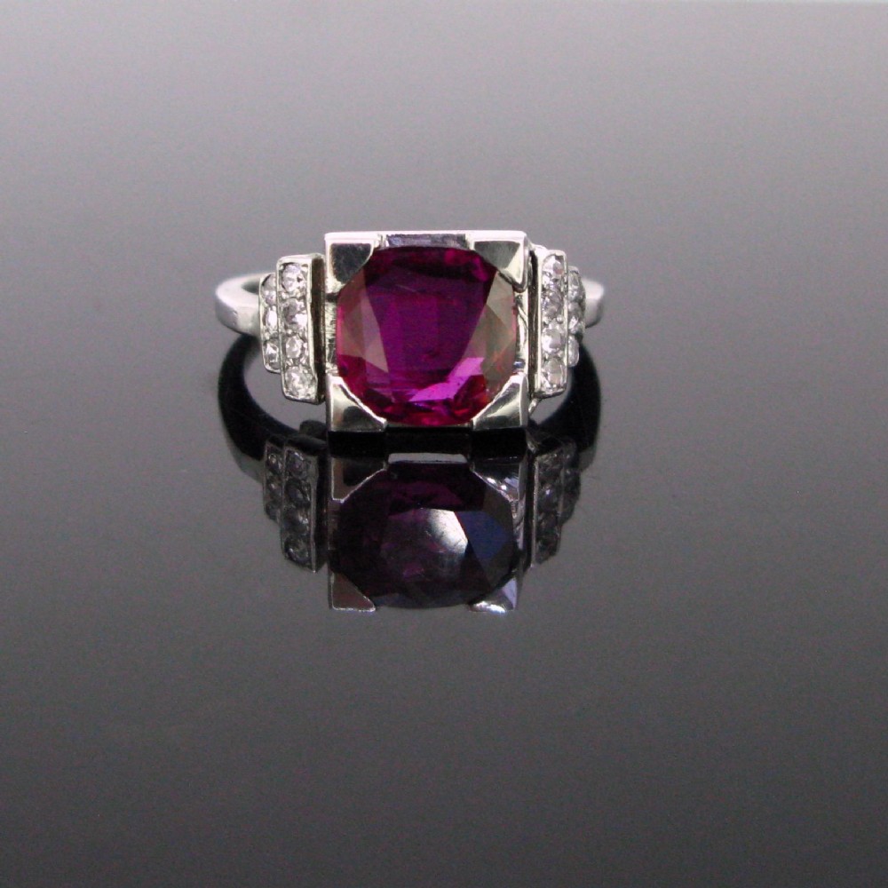 Art Deco Ruby Diamonds Ring, 18kt white gold and platinum, circa 1925