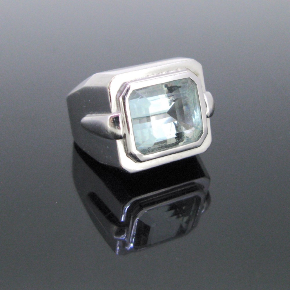 Retro 9.50ct Aquamarine Tank Ring, 18kt white gold, circa 1950