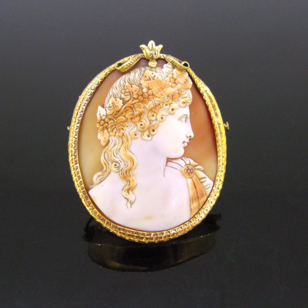 Antique Victorian Antinous as Dionysos Shell Cameo Pendant Brooch, 18kt Yellow Gold, France, circa 1880