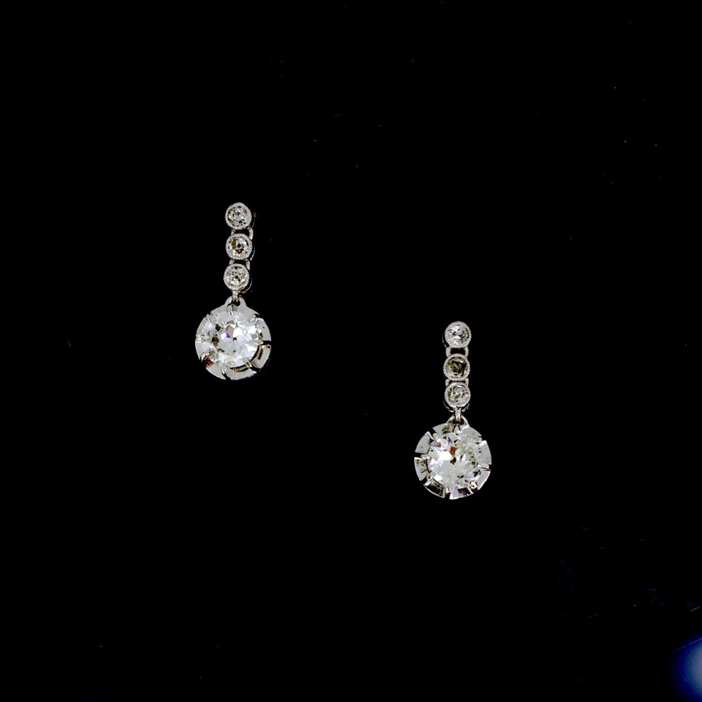 Antique Diamonds Dormeuses earrings, 18kt white gold and platinum, circa 1920