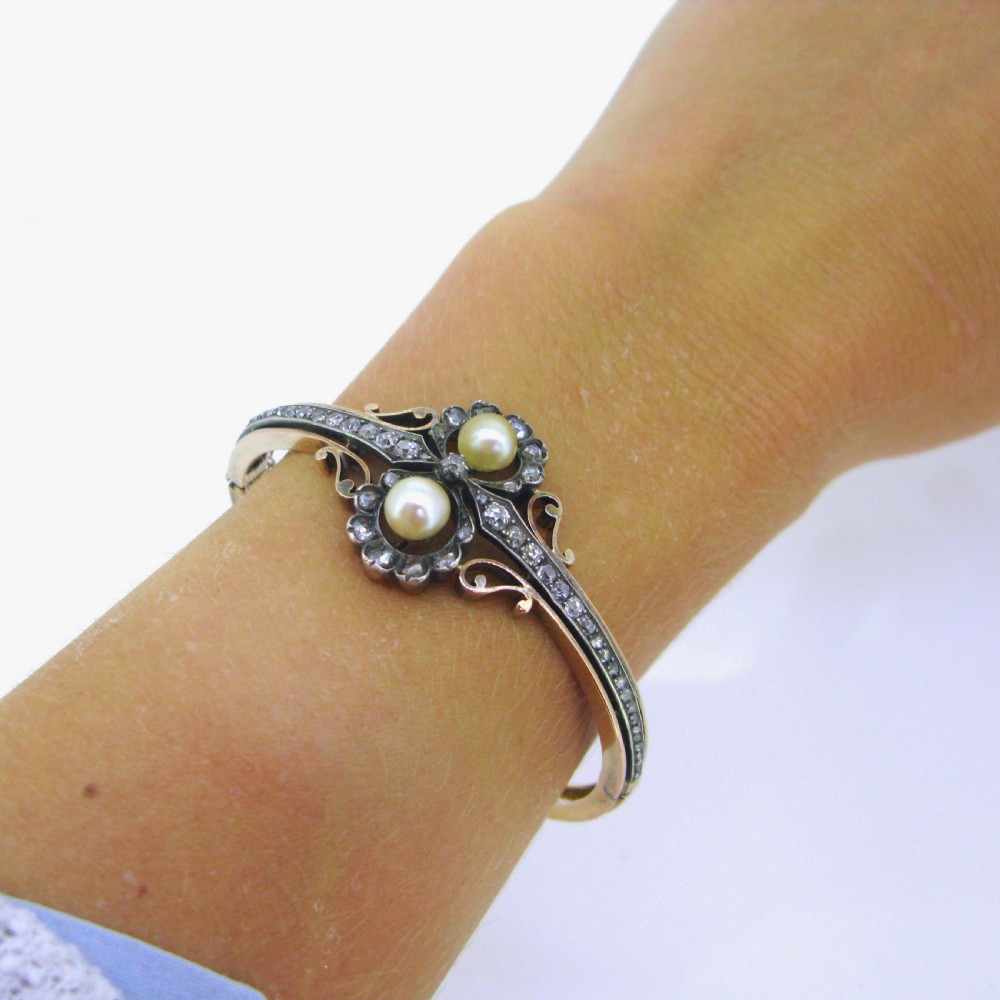 Antique Bangle, Fine pearls and diamonds, 18kt gold and silver, c.1900 View VII
