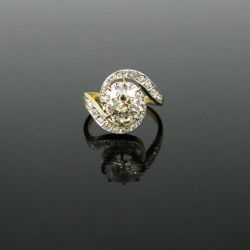 ANTIQUE BELLE EPOQUE 220CT DIAMOND TOURBILLON RING 18KT GOLD AND PLATINUM CIRCA 1915
