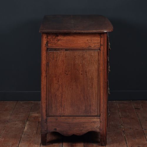 LOUIS XV WALNUT COMMODE - ADDITIONAL PHOTO 7