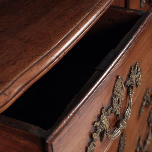LOUIS XV WALNUT COMMODE - ADDITIONAL PHOTO 10