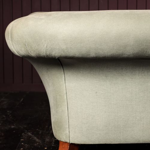 19TH CENTURY HOWARD AND SONS SOFA - ADDITIONAL PHOTO 10