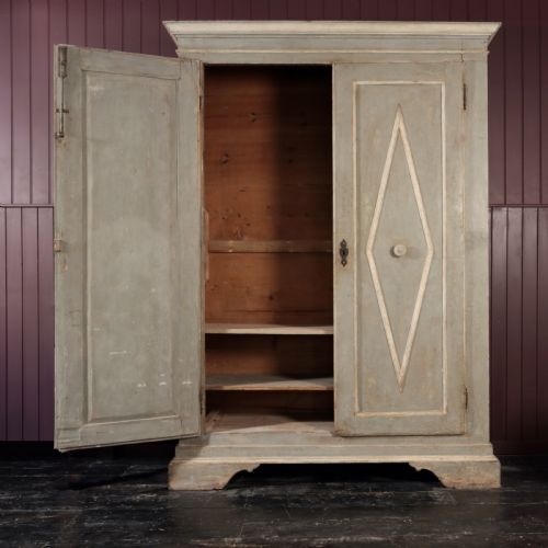 19TH CENTURY ITALIAN CUPBOARD - ADDITIONAL PHOTO 1