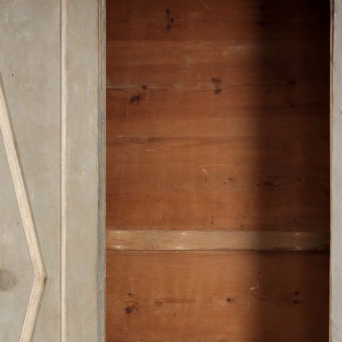 19TH CENTURY ITALIAN CUPBOARD - ADDITIONAL PHOTO 3