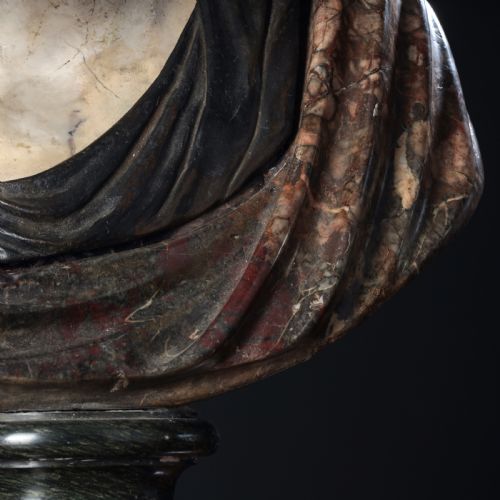 A WHITE AND MIXED MARBLE BUST OF A LADY - ADDITIONAL PHOTO 6