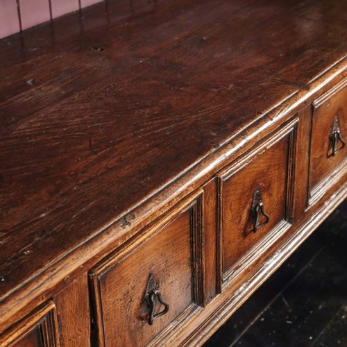 17TH CENTURY OAK DRESSER BASE - ADDITIONAL PHOTO 1