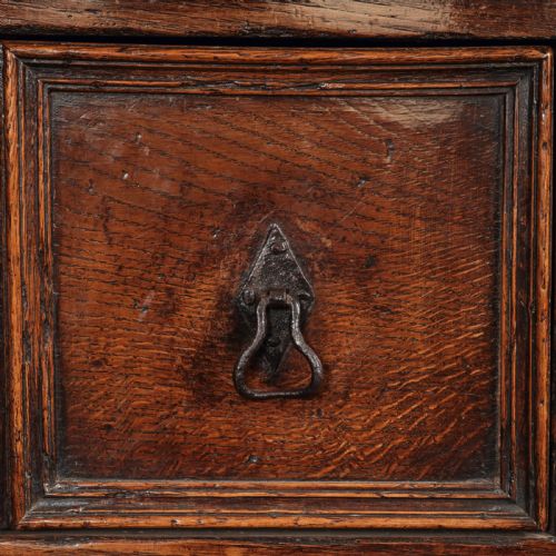 17TH CENTURY OAK DRESSER BASE - ADDITIONAL PHOTO 5