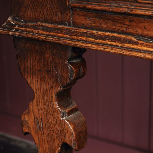 17TH CENTURY OAK DRESSER BASE - ADDITIONAL PHOTO 7