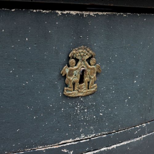 18TH CENTURY SERPENTINE COMMODE - ADDITIONAL PHOTO 10