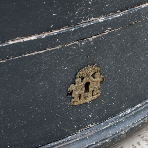 18TH CENTURY SERPENTINE COMMODE - ADDITIONAL PHOTO 11