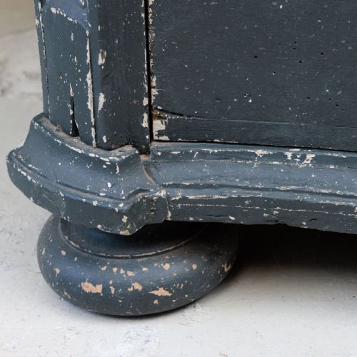18TH CENTURY SERPENTINE COMMODE - ADDITIONAL PHOTO 14
