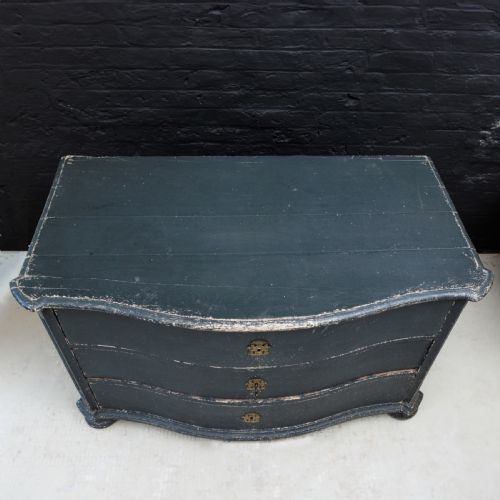 18TH CENTURY SERPENTINE COMMODE - ADDITIONAL PHOTO 20